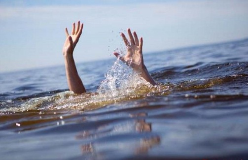 नैनीताल : झील में डूबा युवक, बिना लाइफ जैकेट पहने गया था नहाने | Khabar  Uttarakhand News
