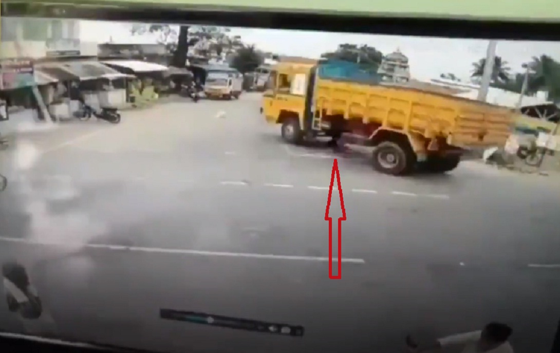 ROAD ACCIDENT VIRAL VIDEO