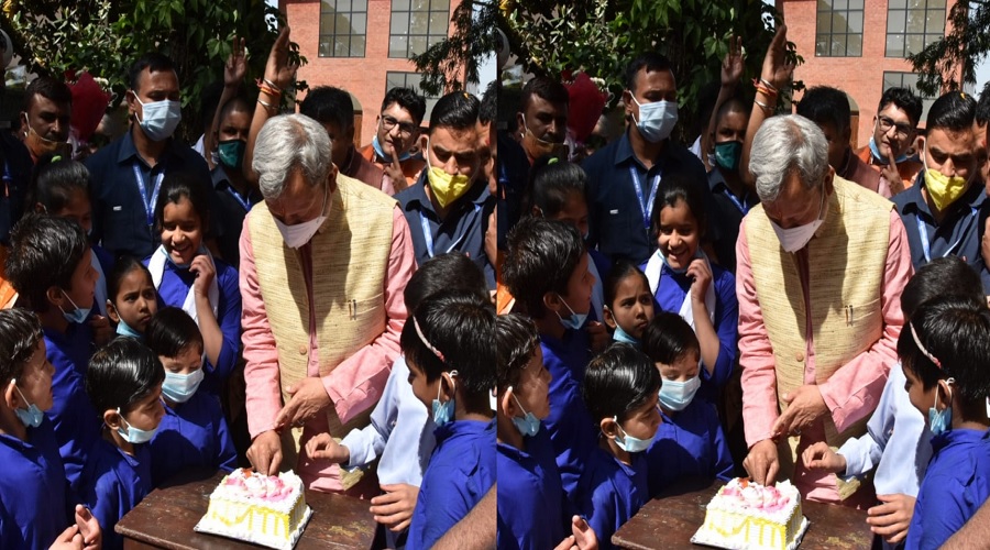 CM Tirath Singh Rawat celebrates birthday with children