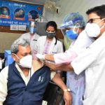 उत्तराखंड : CM तीरथ सिंह रावत ने लगवाई वैक्सीन की दूसरी डोज़