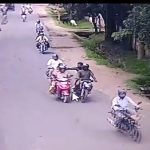 उत्तराखंड : महिला से चेन छीनने का Live वीडियो, देखिए कैसे बीच सड़क में लूटी चेन