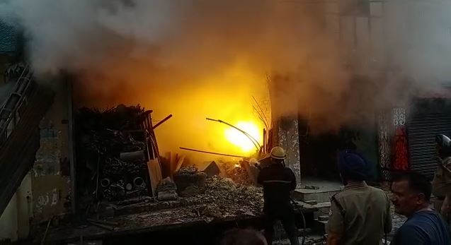 Massive fire broke out in junk warehouse