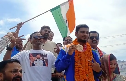 Manoj Sarkar won bronze medal
