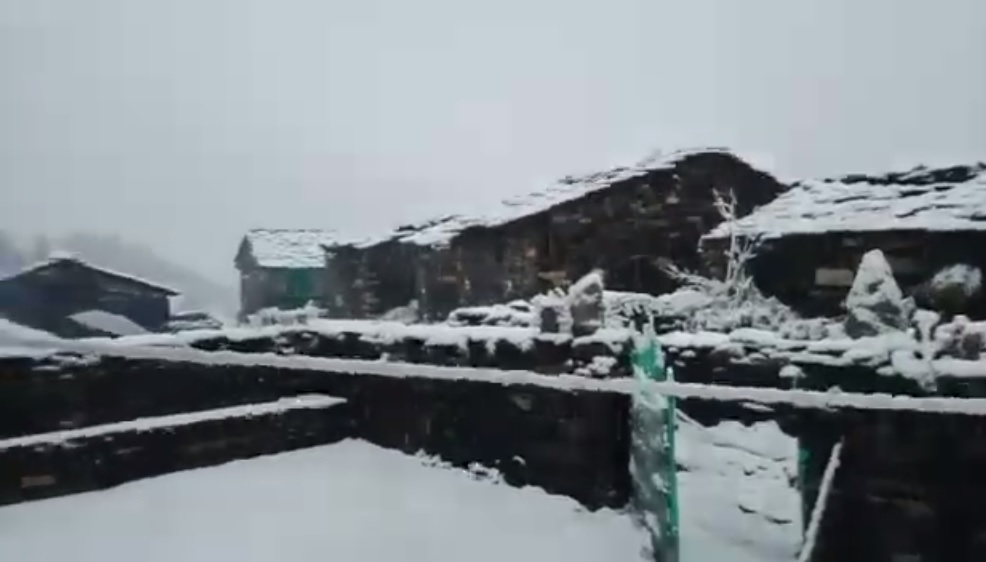 snowfall in badrinath