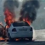 देहरादून ब्रेकिंग VIDEO : चलती कार में लगी भीषण आग, ऐसे बचाई चालक ने जान