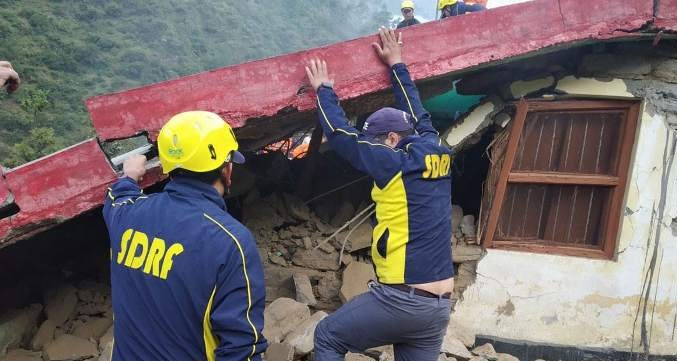 Four people of the same family lost their lives in landslide