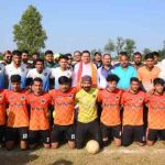 cm dhami in banbasa with players