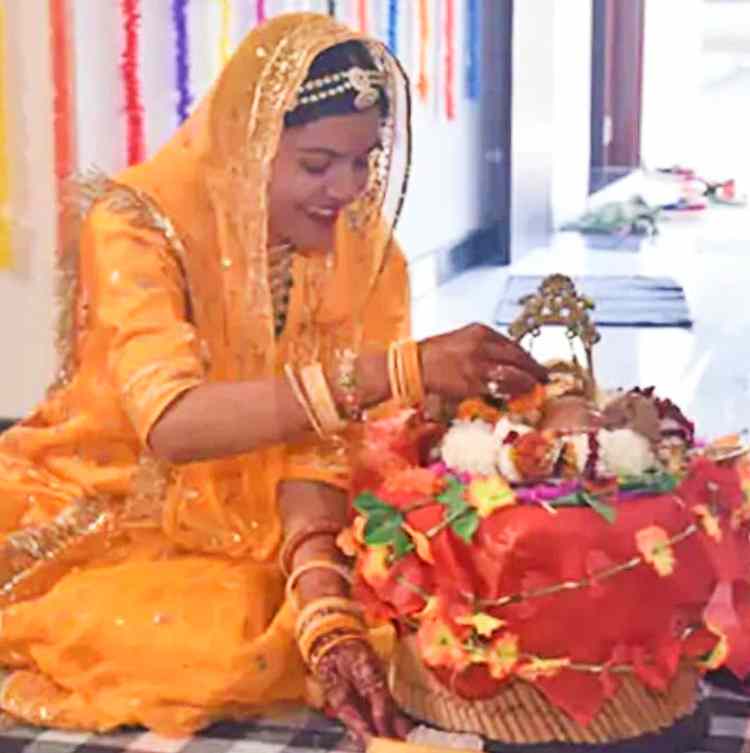 puja married to thakur ji story 1