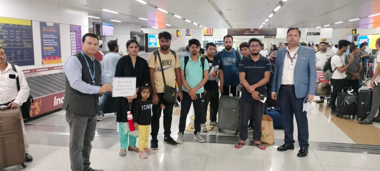 उत्तराखंड : सूडान में फंसे उत्तराखंड के 10 लोगों की भारत वापसी, सीएम धामी  ने जताया आभार - Khabar Uttarakhand News