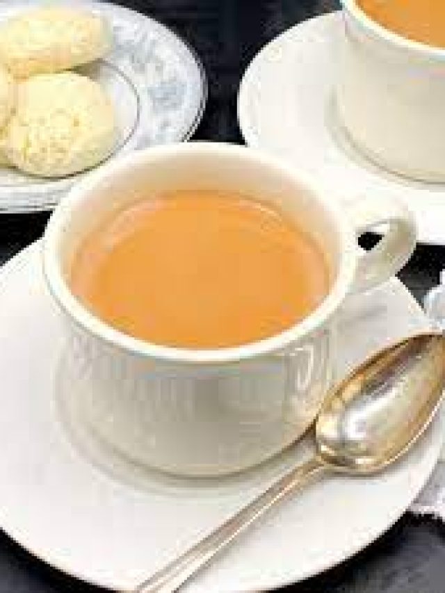 चाय के शौक़ीन जान लें इसके नुक्सान