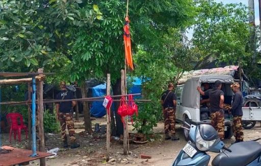 suchna par janch karne pahunchi police