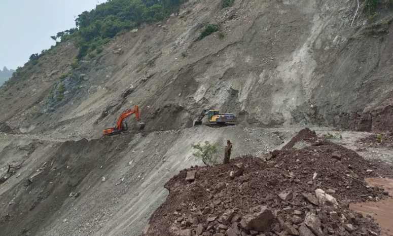 Debris fell again on Kalka-Shimla National Highway