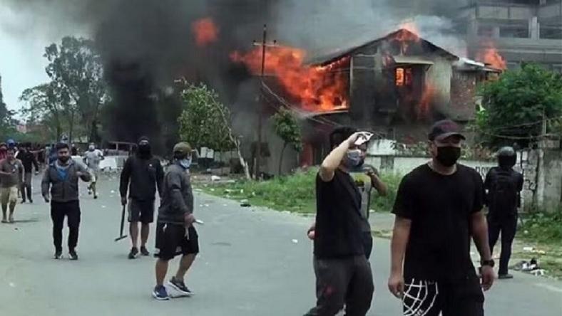 Riots increasing continuously in Manipur, miscreants set fire to 15 houses