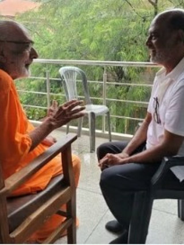 उत्तराखंड पहुंचे सुपरस्टार रजनीकांत, मां गंगा से लिया आशीर्वाद