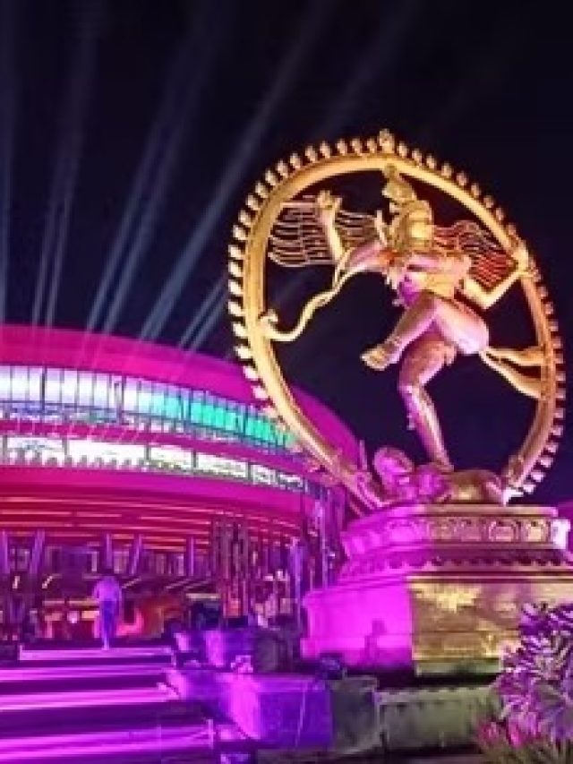 बारिश से दिल्ली में Bharat Mandapam में भरा पानी, कांग्रेस ने कहा – विकास तैर रहा है