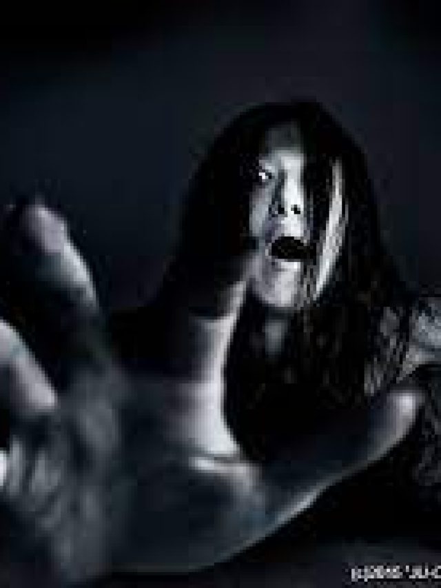 ये हॉरर फिल्में उड़ा देंगी आपकी रातों की नींद