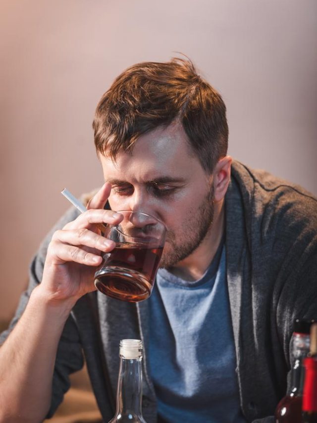 अचानक से मत छोड़िए शराब! बॉडी ऐसे करेगी रिएक्ट