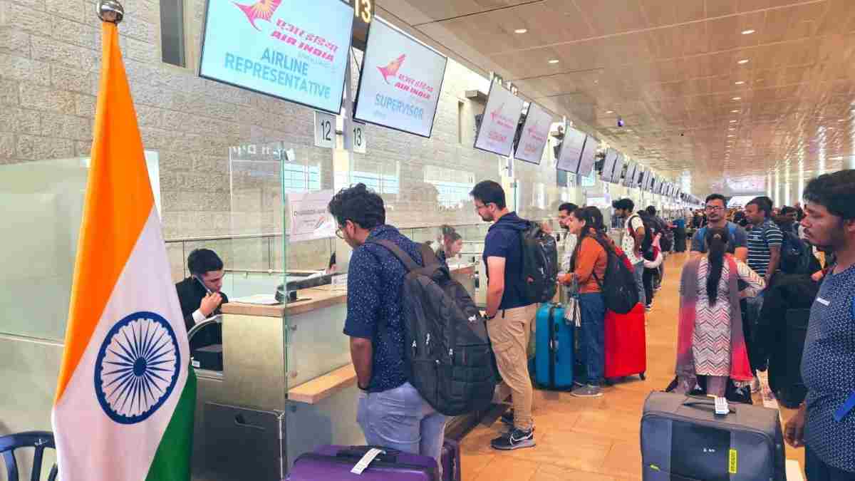 First batch of 212 people in Israel return safely to India