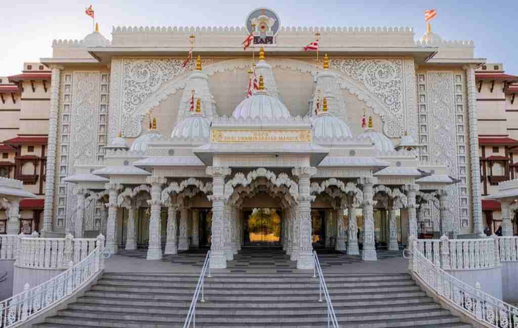 The world's second largest temple was completed in 12 years, inaugurated in New Jersey, America.