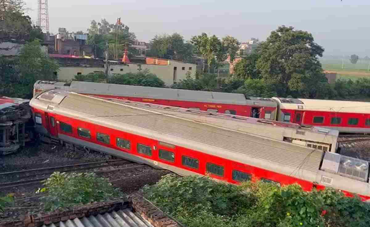 Due to this reason North East Express derailed, know the reason