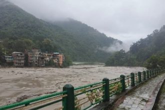 Cloud burst over Lonak Lake in Telangana, flood in Teesta river and 23 youth missing