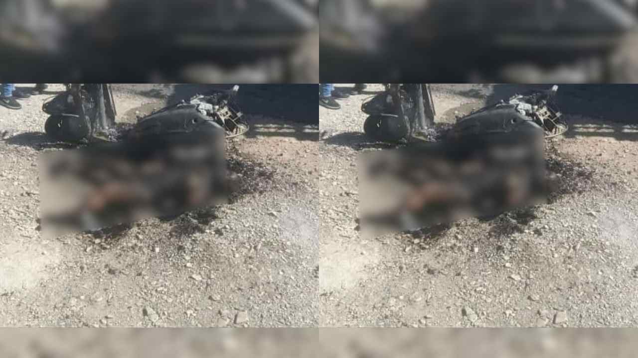 स्कूटी सवार युवती ने खुद पर पेट्रोल डालकर लगाई आग