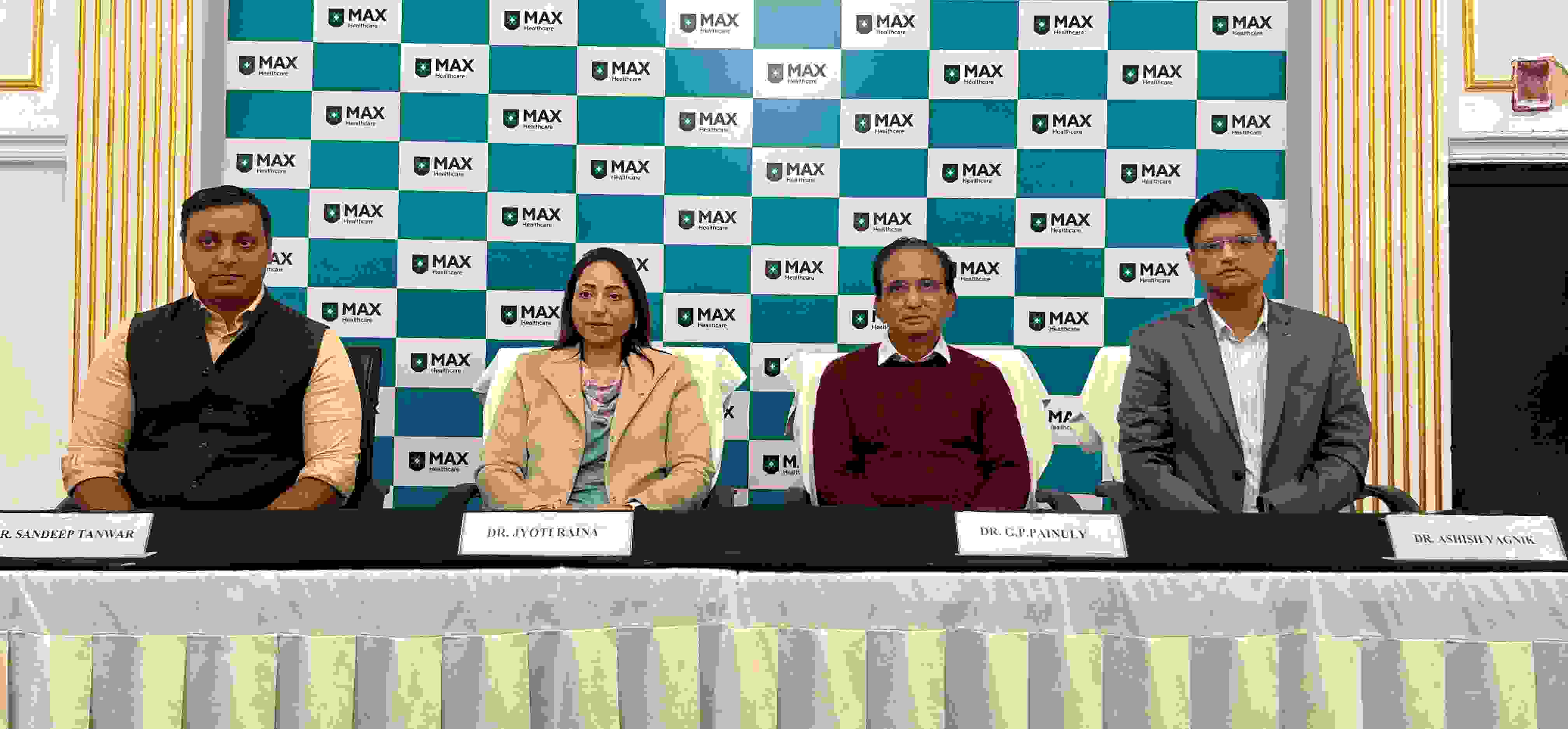 उपलब्धि : मैक्स अस्पताल ने 11 महीनों में पूरी की 100 से अधिक सफल रोबोटिक सर्जरी मैक्स अस्पताल ने पूरी की 100 से अधिक सफल रोबोटिक सर्जरी