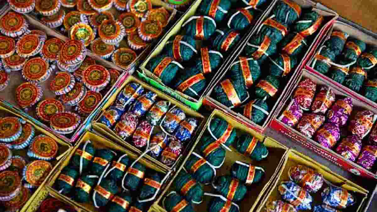 How firecrackers are made, where is the biggest factory in India, when was it started, know here