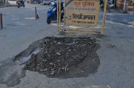 सीएम की डेडलाइन के आठ दिन बाकी, लेकिन अच्छी नहीं है दून की सड़कों की स्थिति dehradun