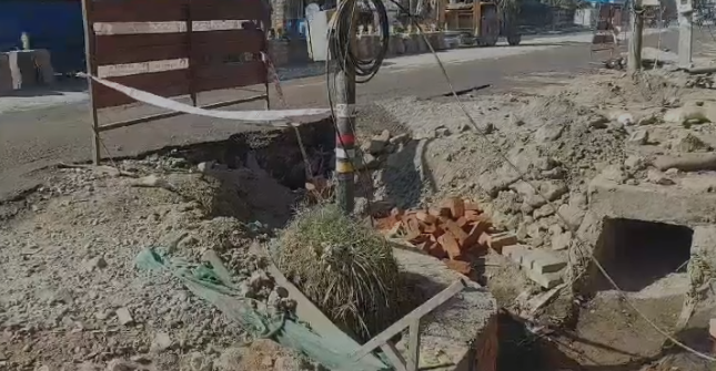 सीएम की डेडलाइन के आठ दिन बाकी, लेकिन अच्छी नहीं है दून की सड़कों की स्थिति dehradun