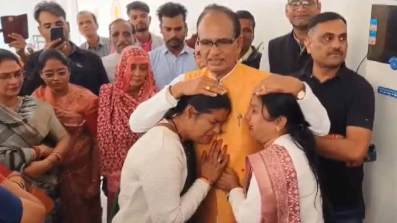Supporters disappointed due to Shivraj not making him CM