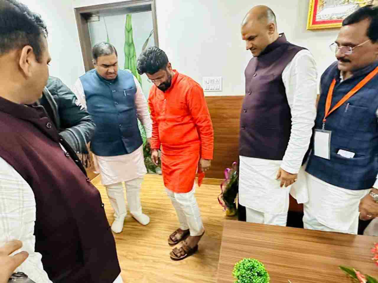 Roamed barefoot, wore slippers after formation of BJP government, party candidate in discussions