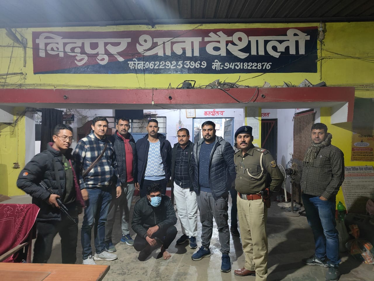 ज्वेलरी शोरूम डकैती कांड : पुलिस ने किया मुख्य आरोपी को गिरफ्तार, दो लाख का इनाम था घोषित पुलिस ने किया मुख्य आरोपी को गिरफ्तार