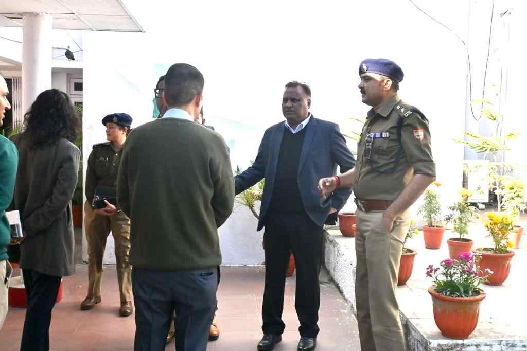 संसद की सुरक्षा में चूक के बाद सीएम धामी ने दिए निर्देश, विधानसभा की सुरक्षा को लेकर कहा ये... dehradun