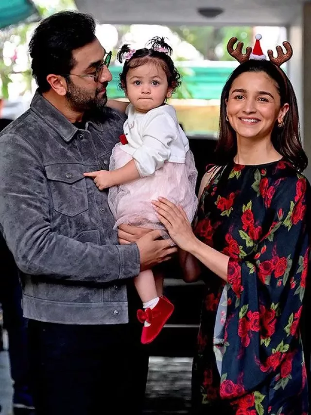 Ranbir-Kapoor Alia-Bhatt-pose-with-their-daughter-Raha