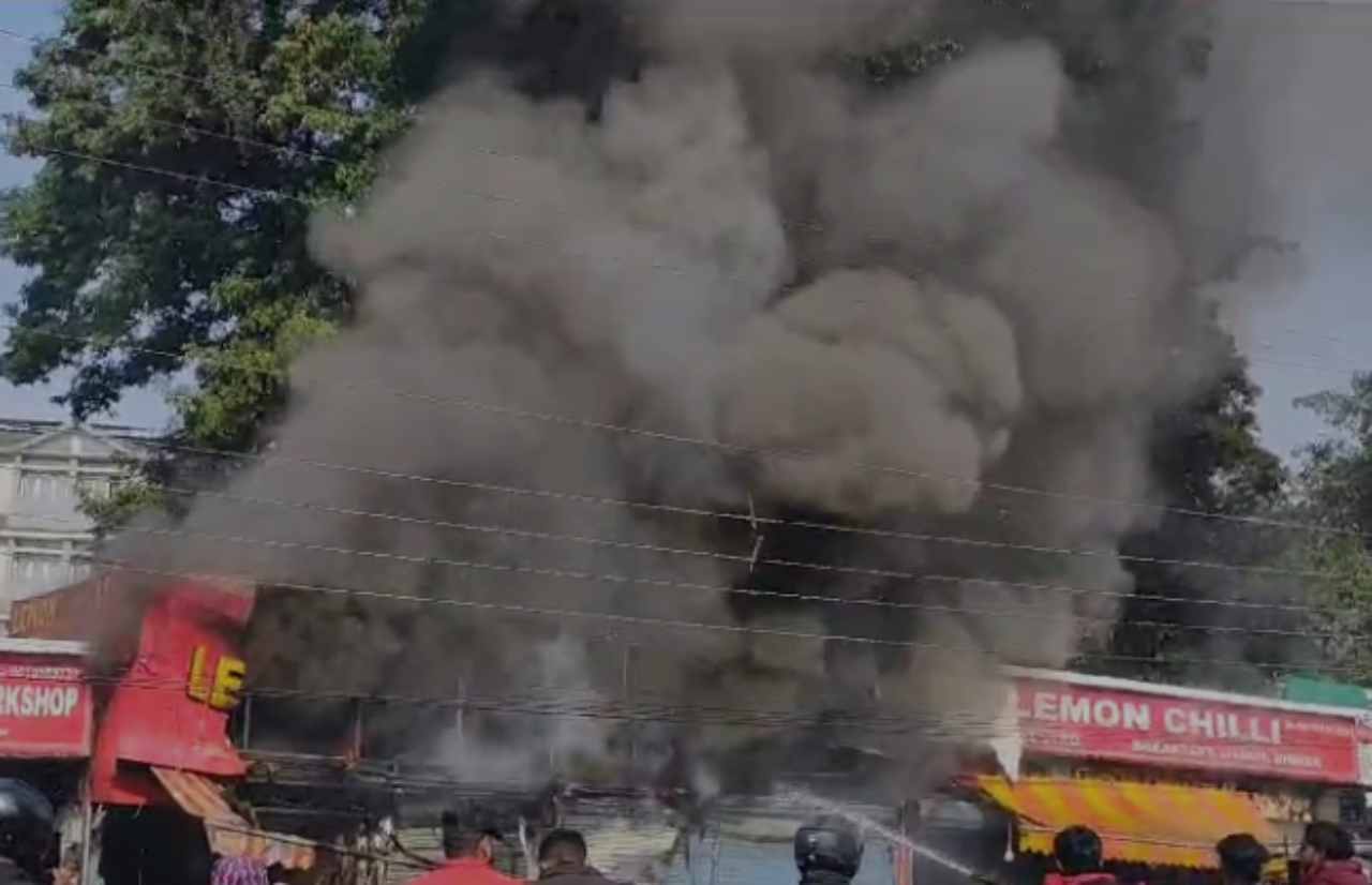 fire in dehradun (1)