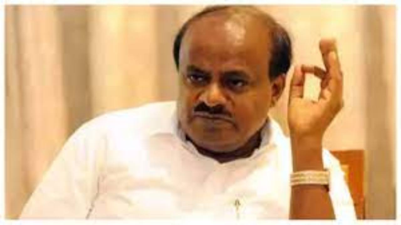 50 to 60 MLAs in Karnataka claim to leave Congress and join BJP, government may fall any time