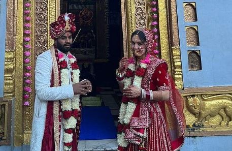 टिहरी के लड़के को दिल दे बैठी यूरोप की रिबेका, हिंदू रीती रिवाज में रचाई शादी