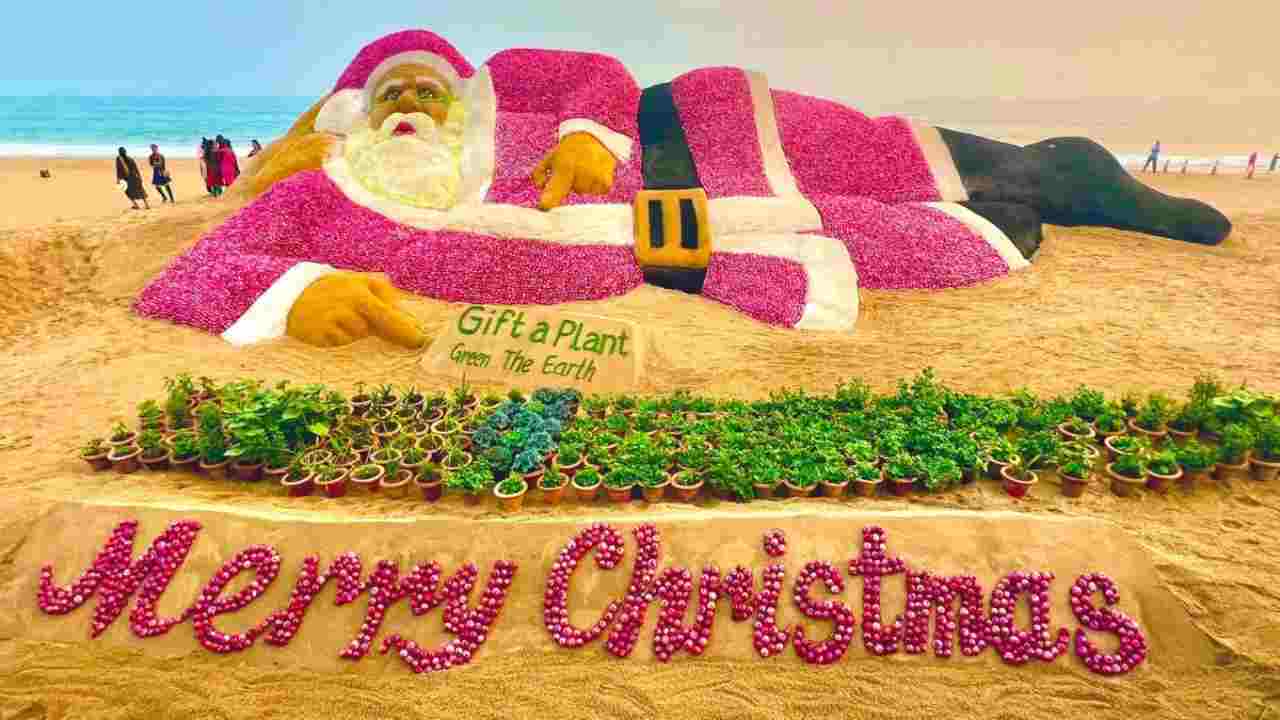 World's largest Santa Claus made from two tons of onion, gave a special message