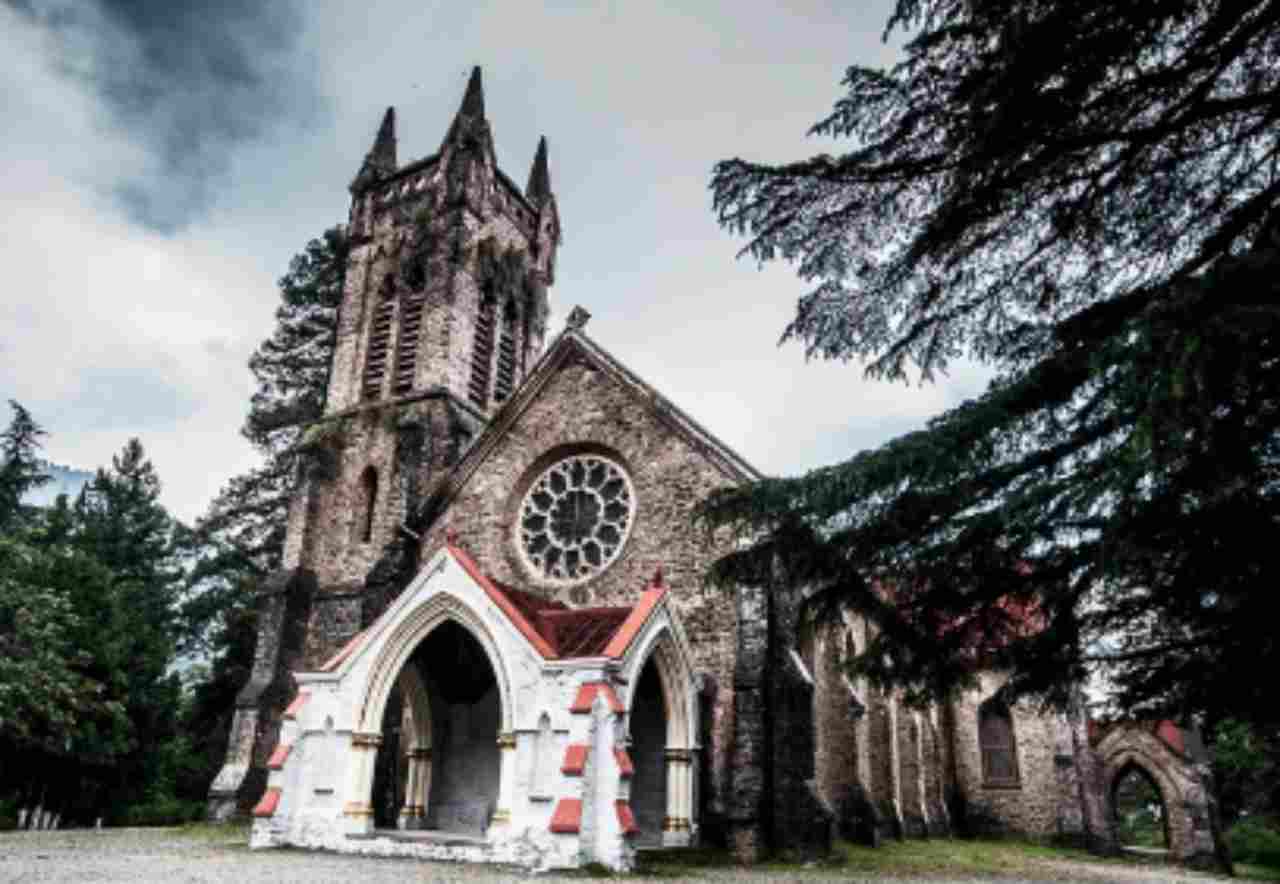 क्रिसमस सेलीब्रेट करने के लिए बना रहे हैं प्लान, तो आ जाएं उत्तराखंड, यहां मौजूद हैं 150 साल पुराने चर्च Christmas