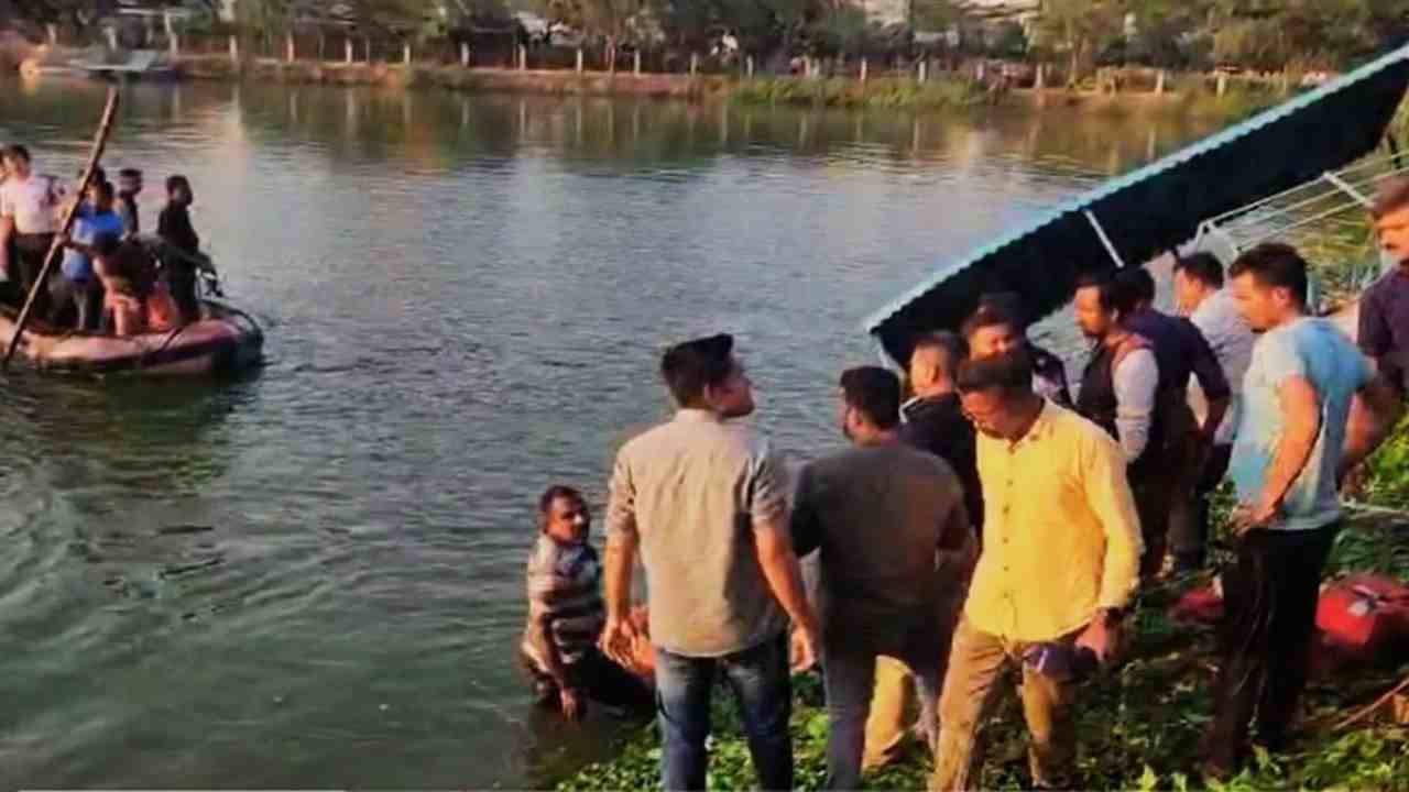 Vadodara: Two teachers and 12 students die after boat capsizes in Harni lake
