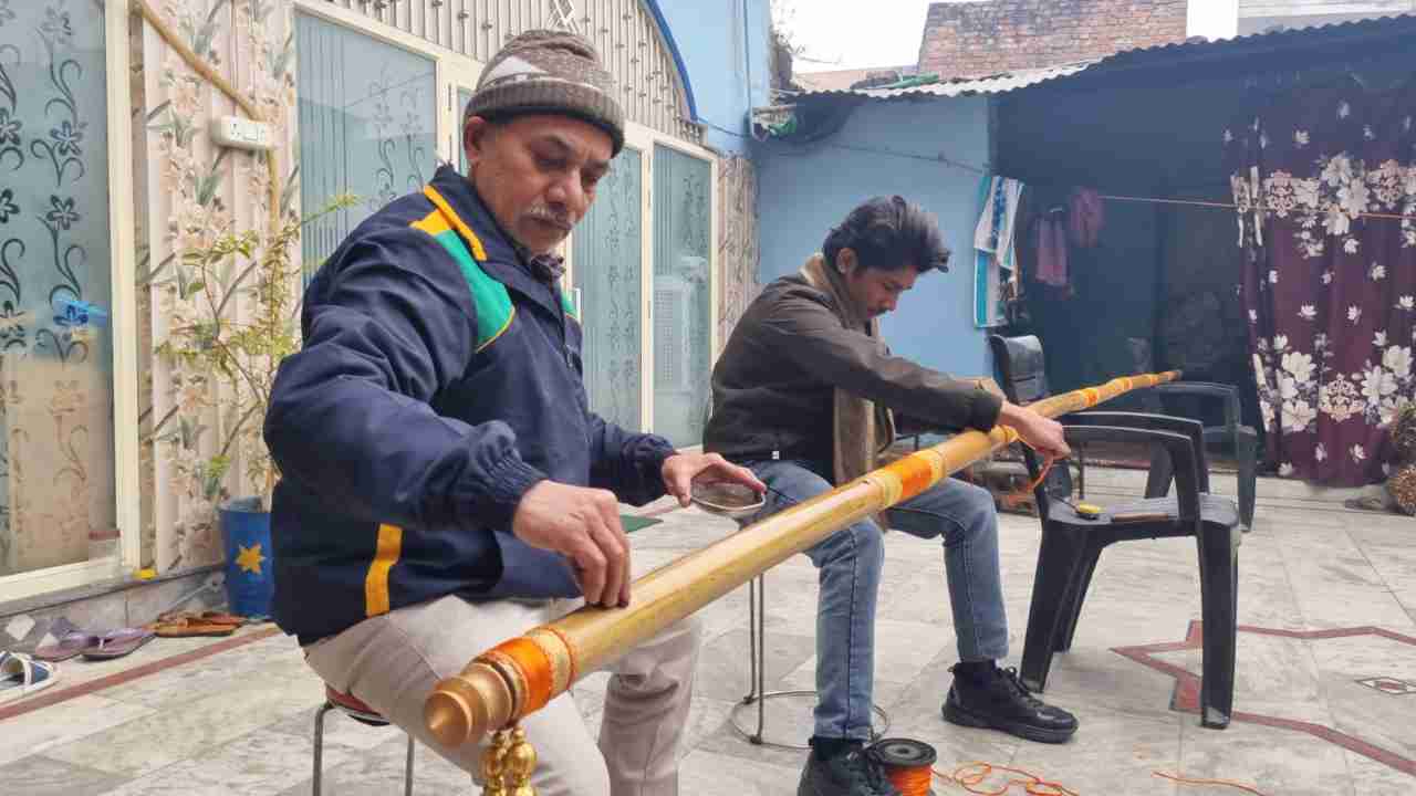 21.6 feet long flute will come to Ayodhya from Pilibhit, Muslim family prepared it