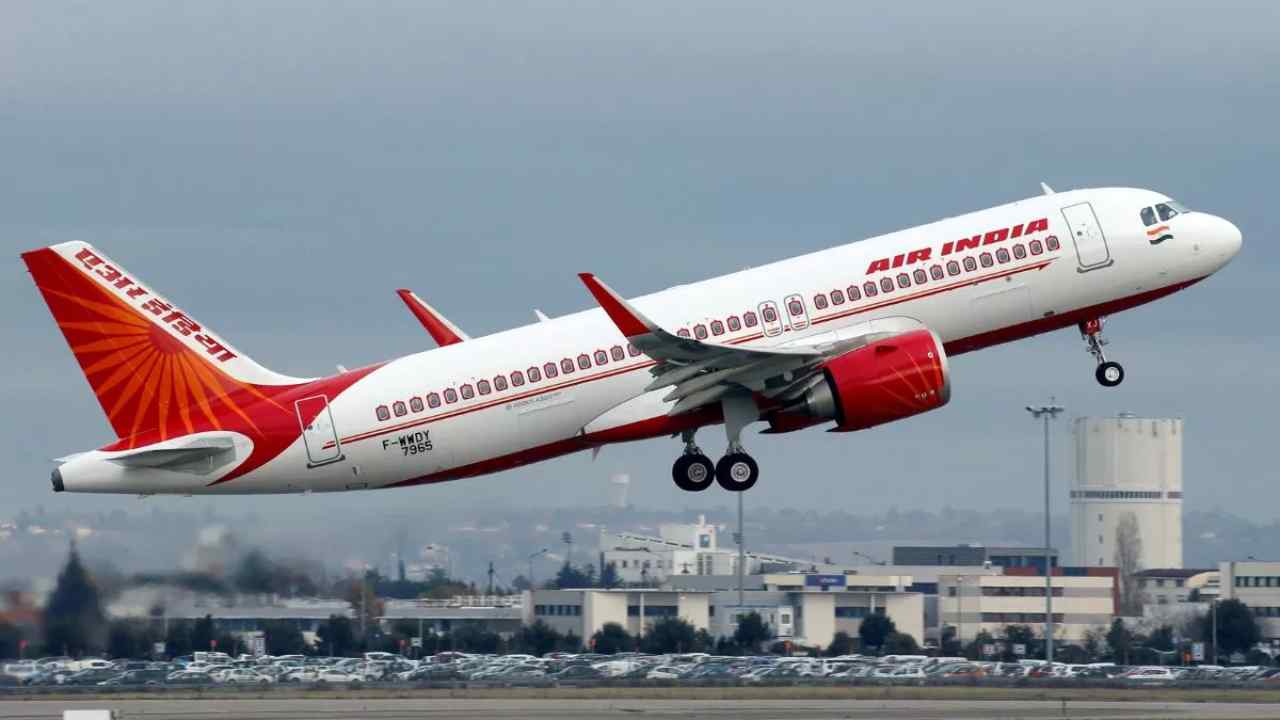 एयर इंडिया Air India did not give wheelchair to the elderly, walked one kilometer on foot, died of heart attack