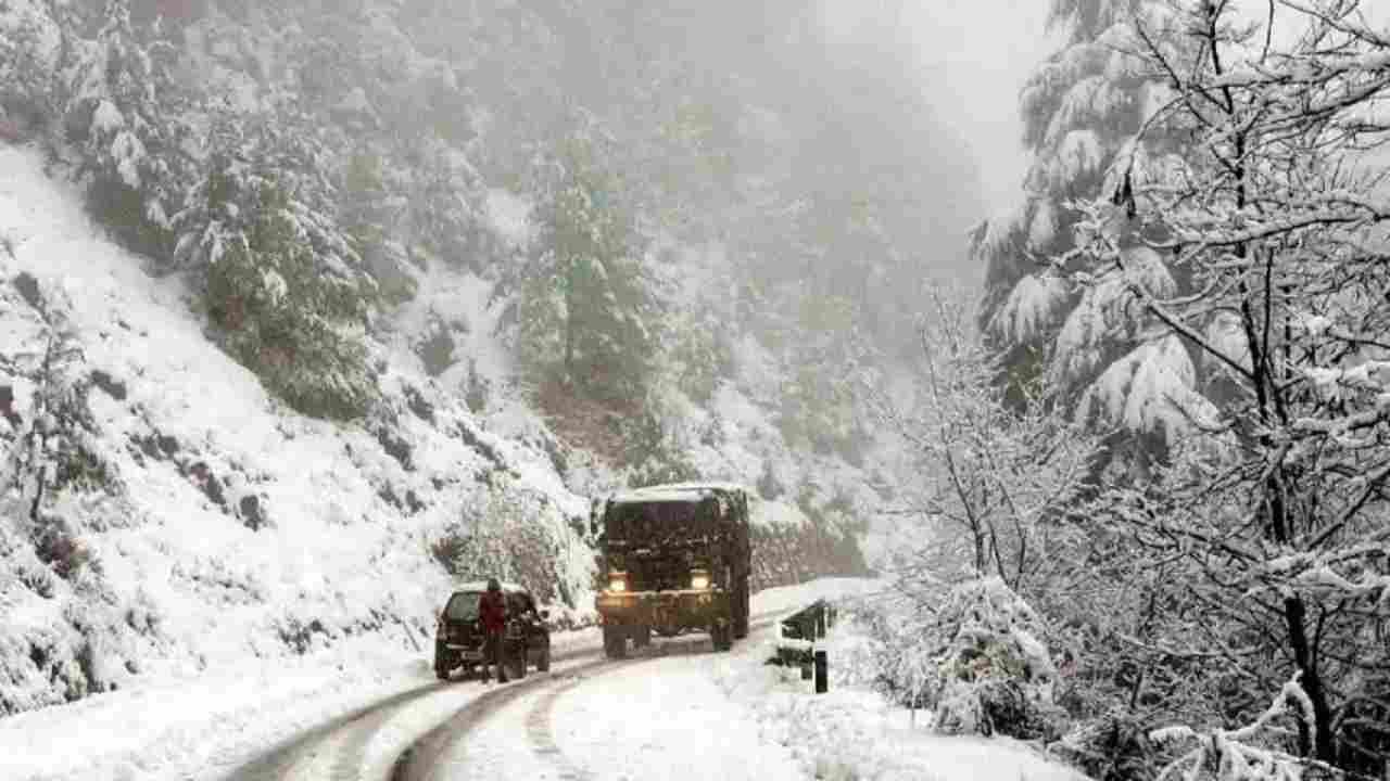 Faces of farmers and hoteliers brightened due to snowfall in the state