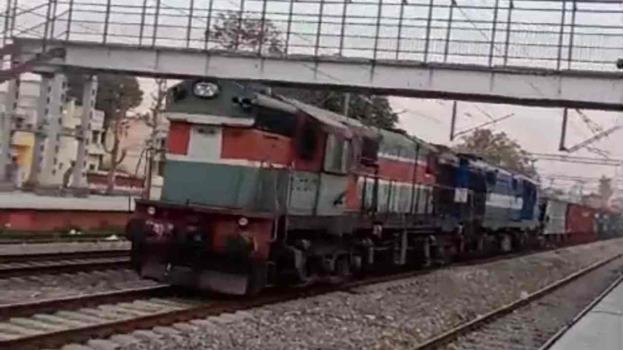 The train started running at a speed of 80 km without a driver