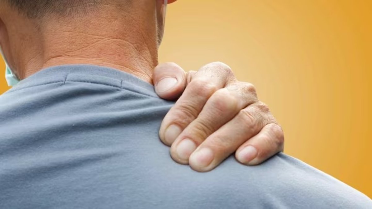shoulder pain sign of lung cancer