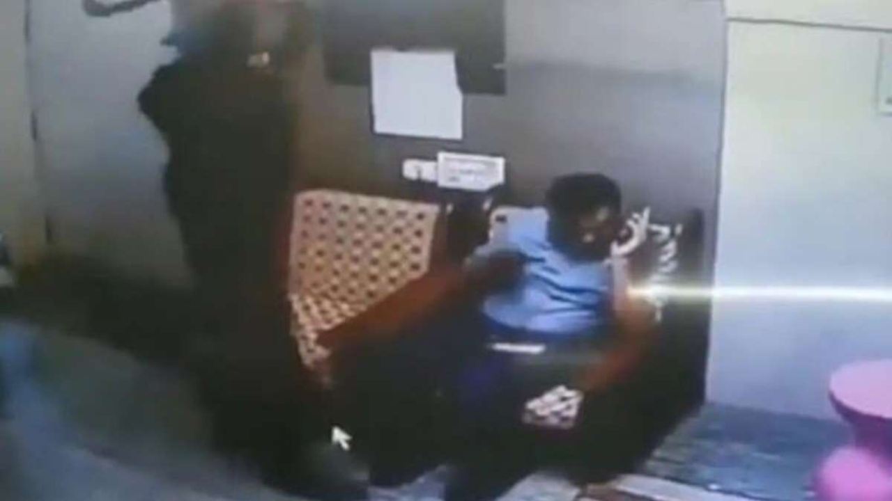 Doctor attacked with sickle 18 times in Nashik
