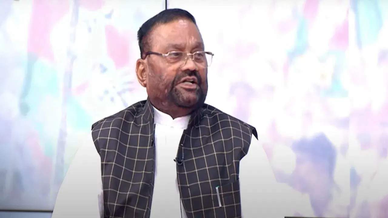 Swami Prasad Maurya left SP party