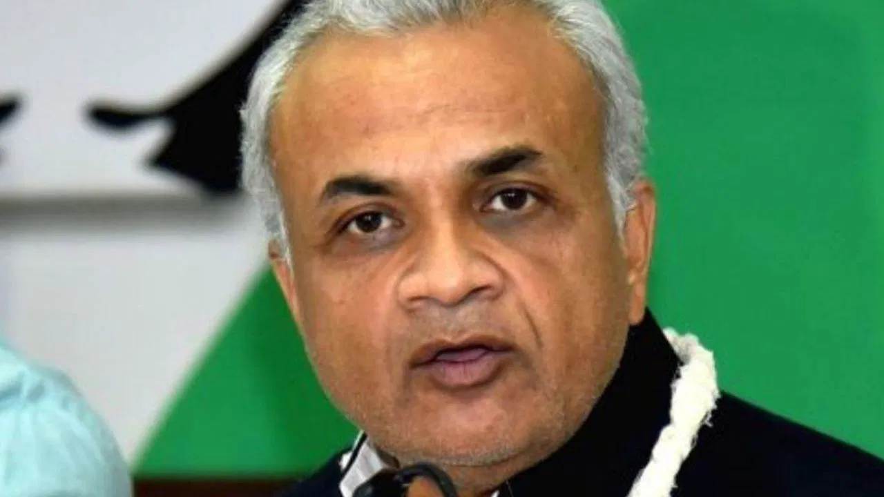 Former PM Lal Bahadur's grandson Vibhakar Shastri left Congress, joined BJP