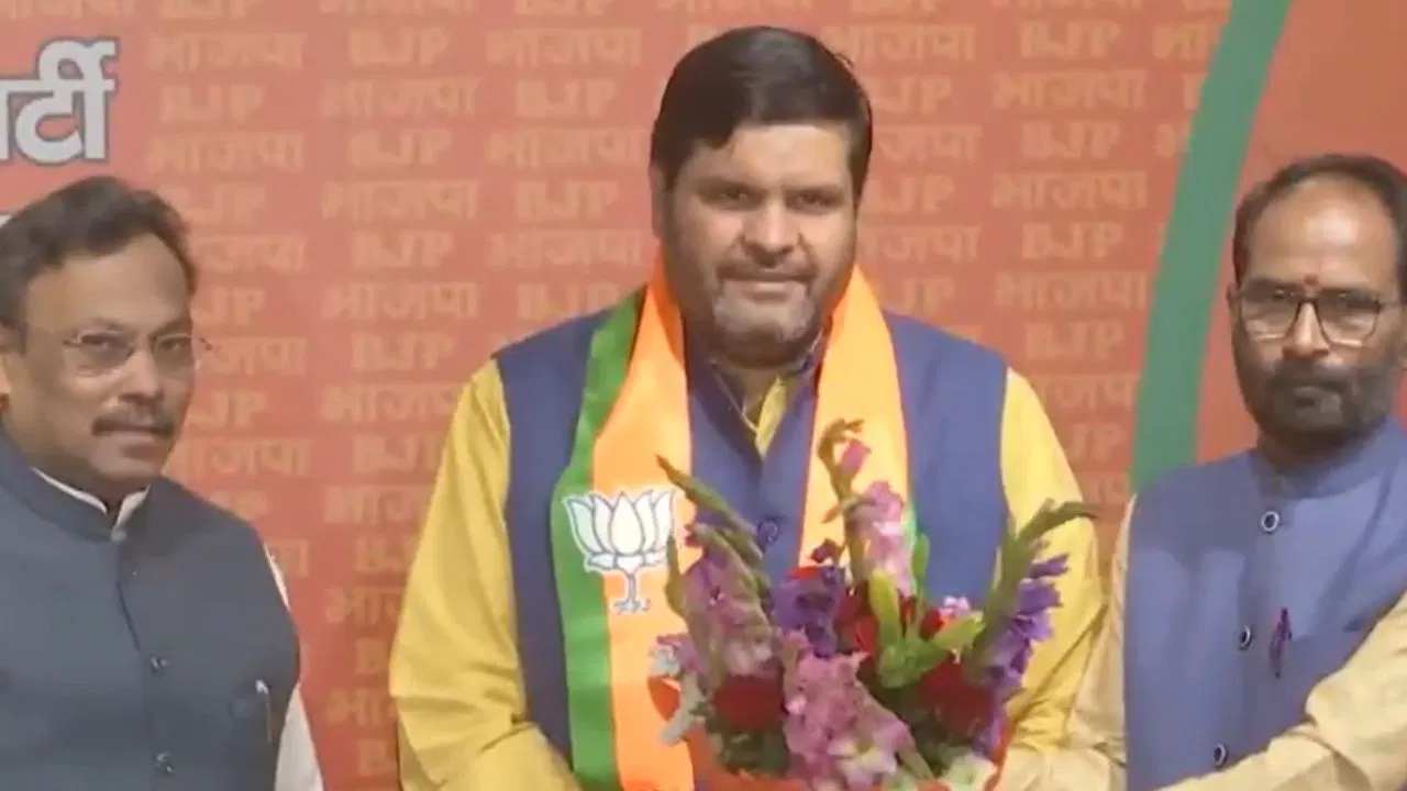 Gaurav Vallabh left Hath and joined BJP